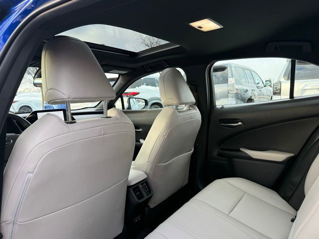 Used 2023 Lexus UX 250h F Sport image 16