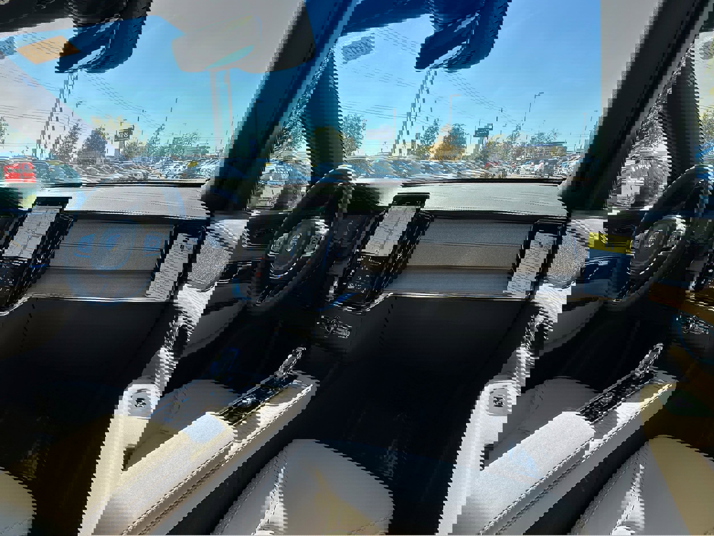 New 2026 Volvo XC90 B5 Core image 11