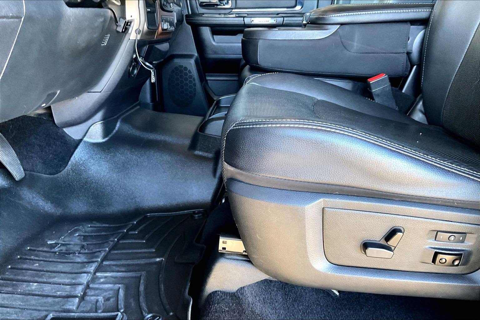 Used 2016 RAM 2500 Laramie image 16