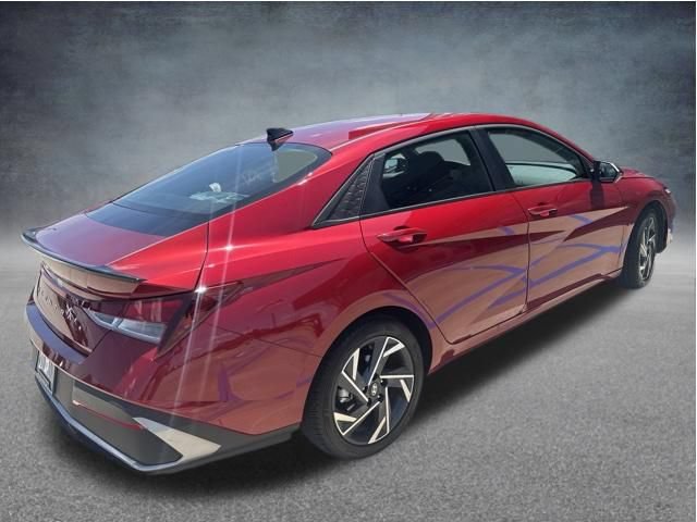 Used 2025 Hyundai Elantra Sport FWD image 9