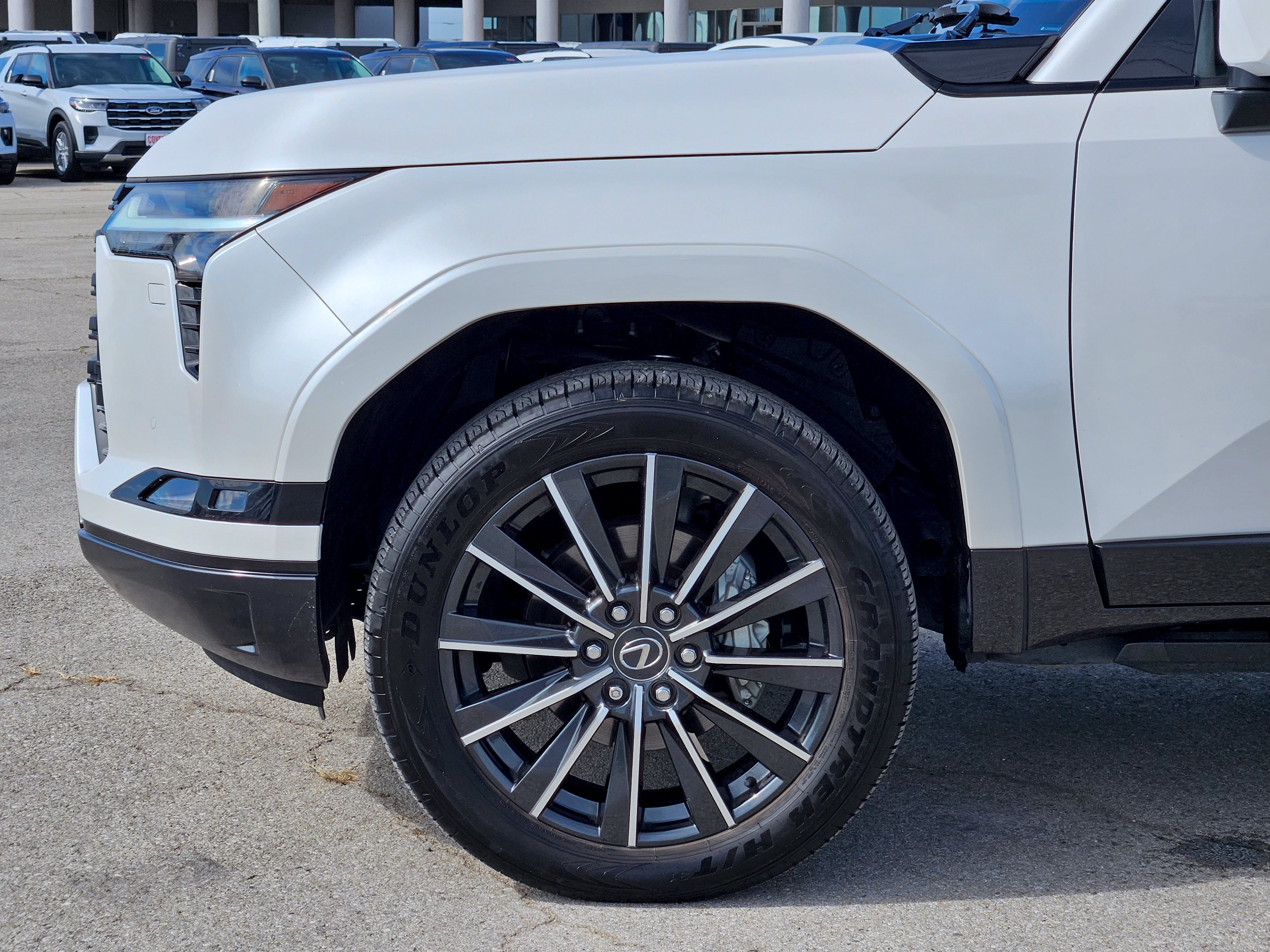 Used 2025 Lexus GX 550 w/ Accessory Package (2T) AWD/4WD image 9