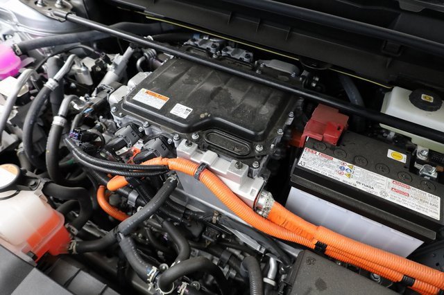 Used 2023 Lexus RZ 450e Premium w/ Technology Package image 9