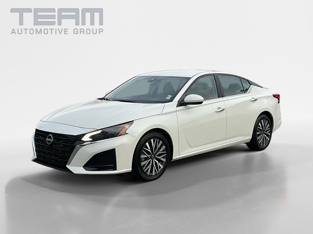 Used 2023 Nissan Altima 2.5 SV image 3