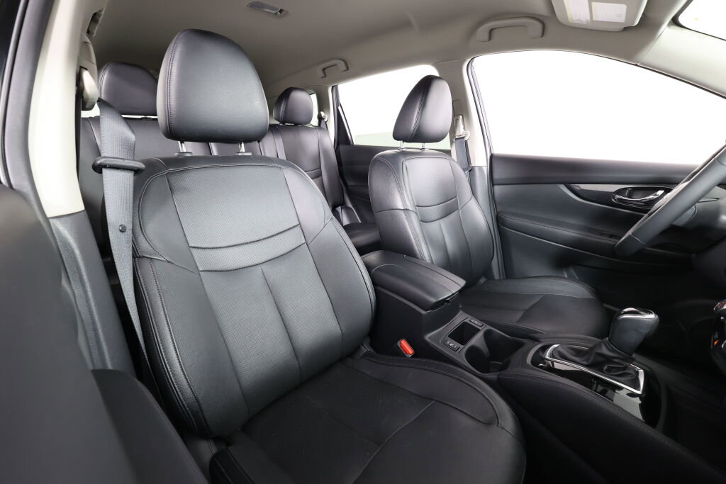 Used 2017 Nissan Rogue SL image 25