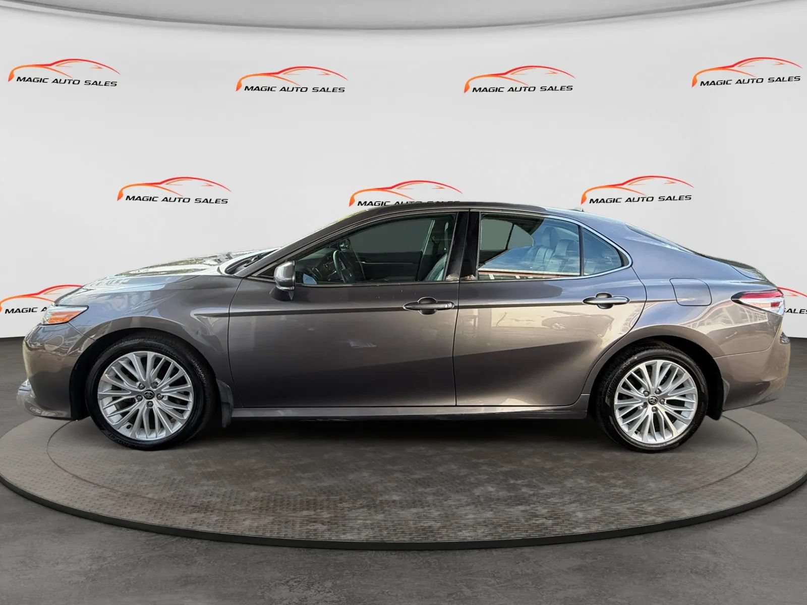 Used 2020 Toyota Camry XLE AWD/4WD image 7
