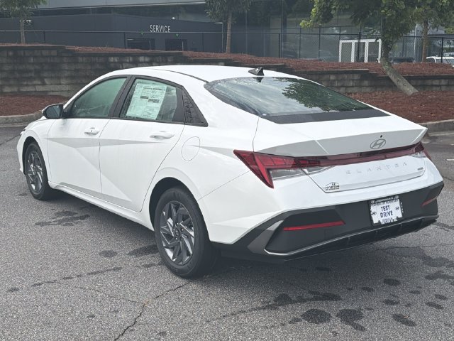 New 2026 Hyundai Elantra Hybrid FWD image 6