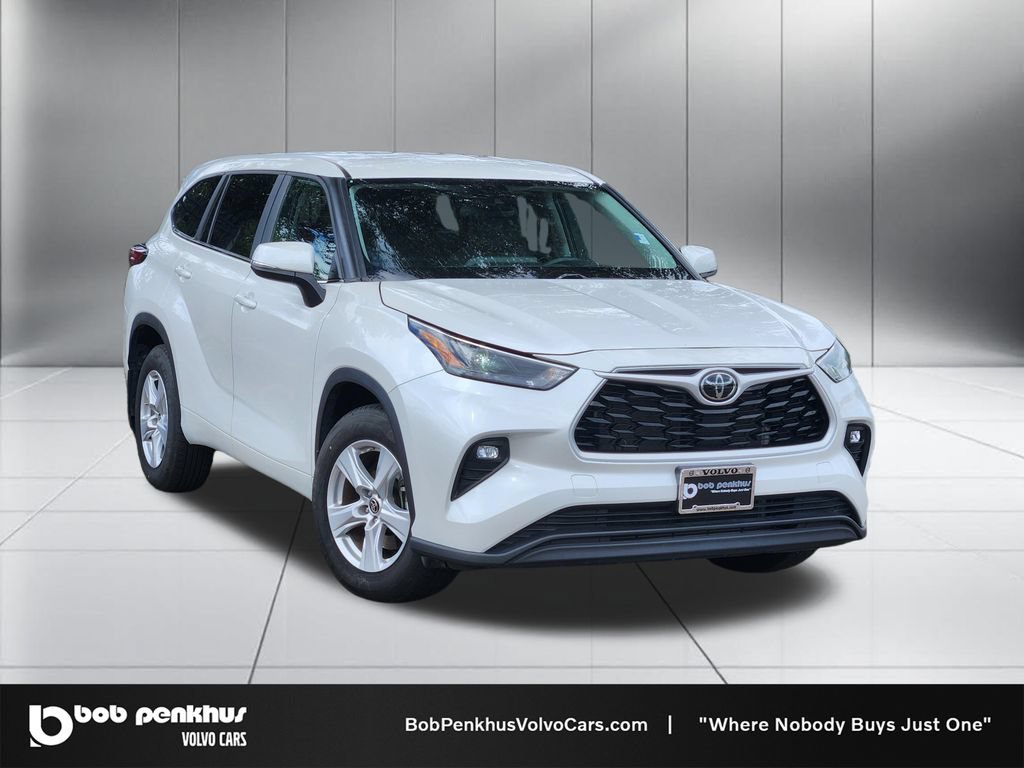 Used 2025 Toyota Highlander LE