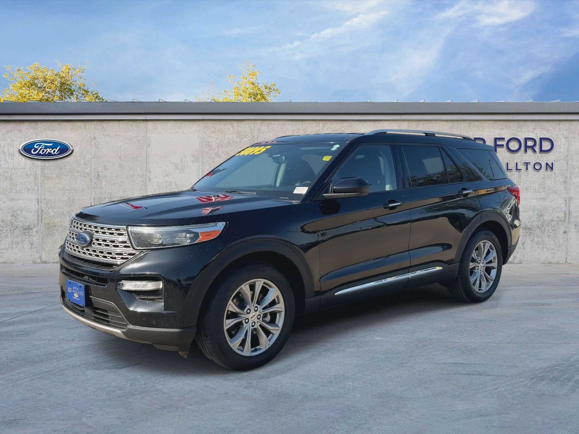 Used 2023 Ford Explorer Limited RWD image 4