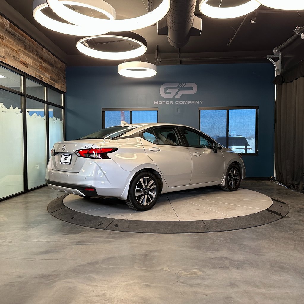 Used 2021 Nissan Versa SV image 3