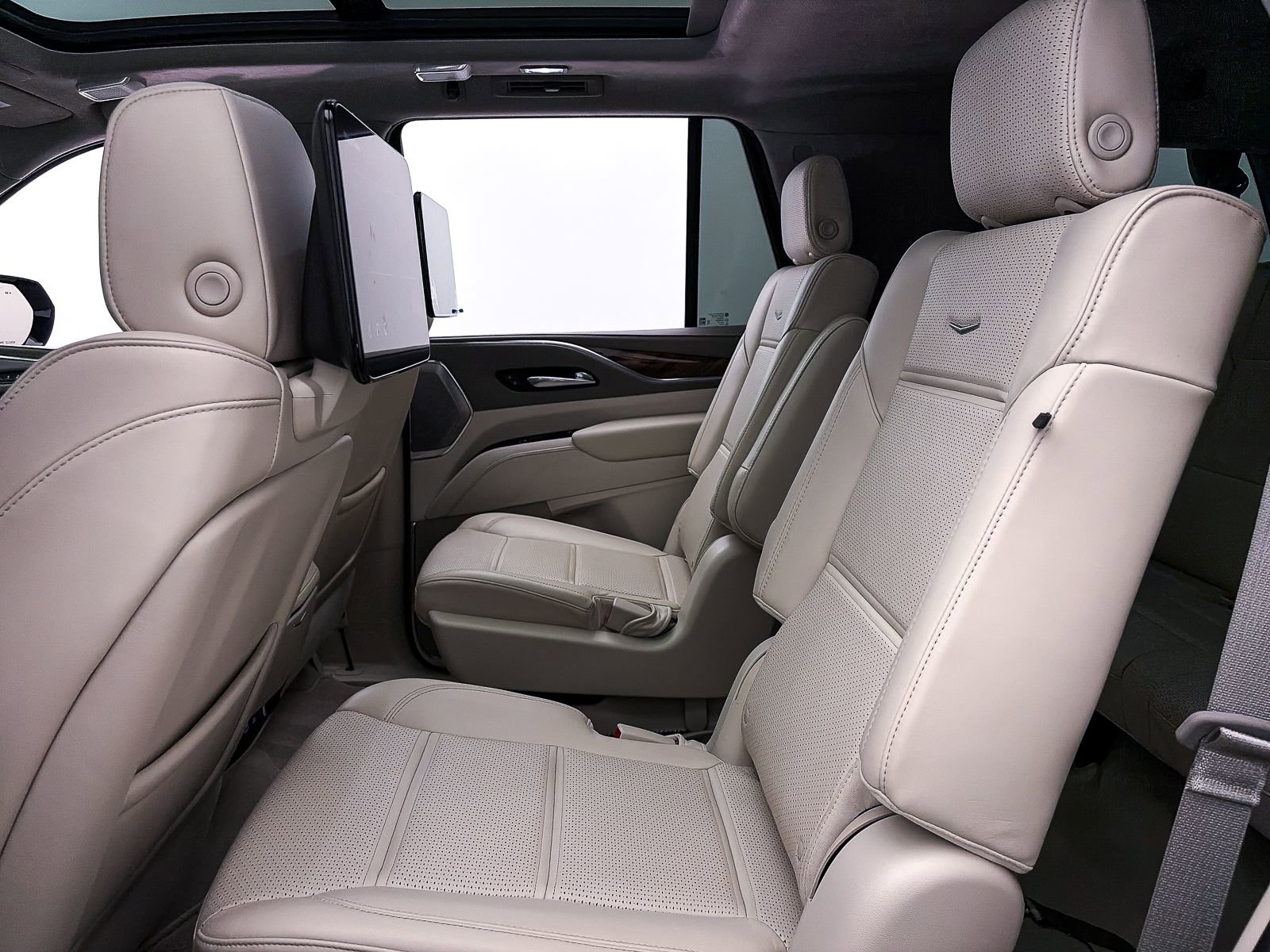 Used 2022 Cadillac Escalade Sport Platinum w/ Heavy-Duty Trailer Package AWD/4WD image 42