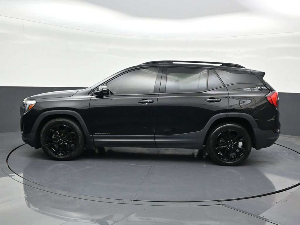 Used 2021 GMC Terrain SLE w/ Elevation Edition image 2