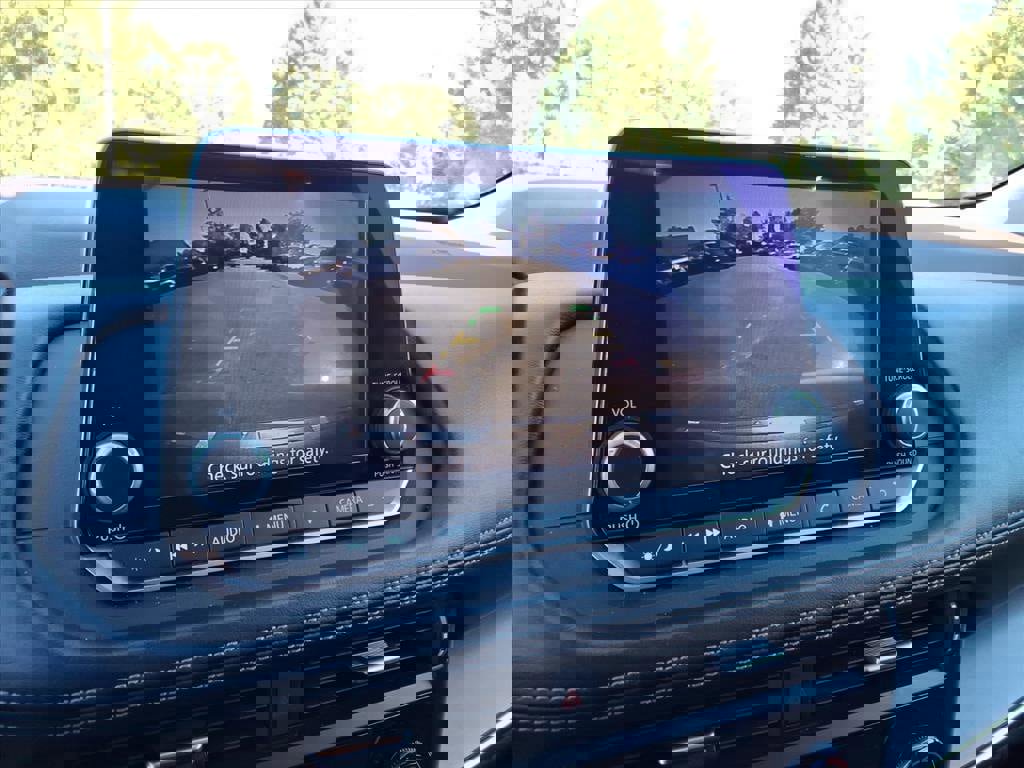 Used 2023 Nissan Rogue SV image 10