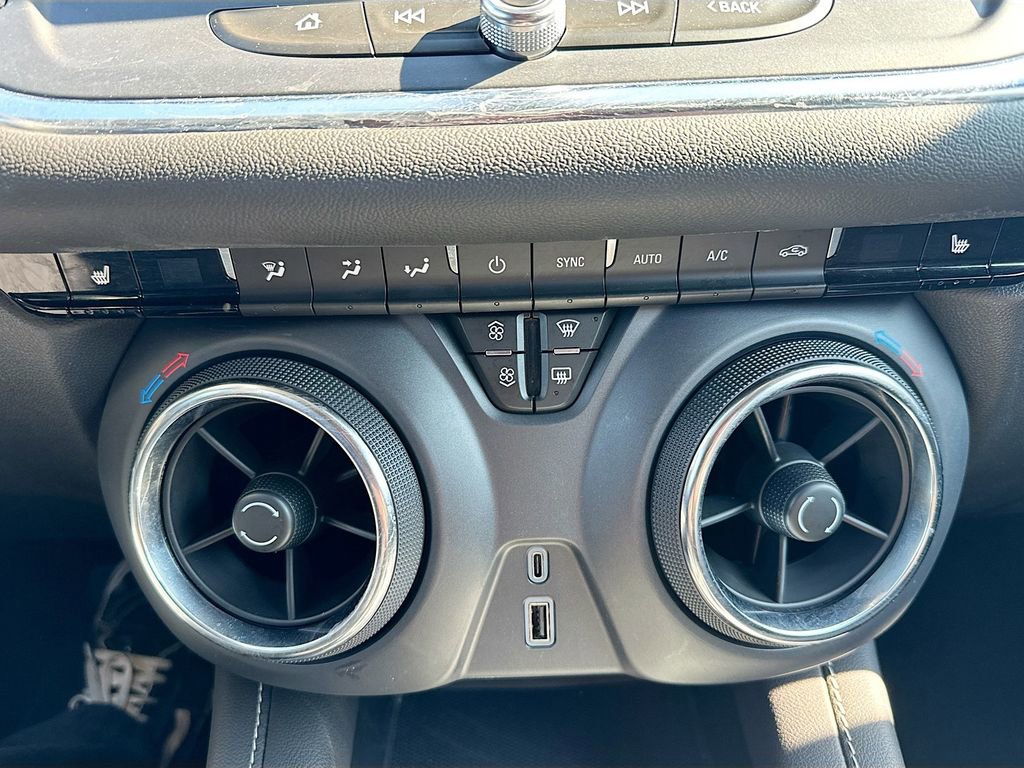 Used 2025 Chevrolet Blazer LT image 17