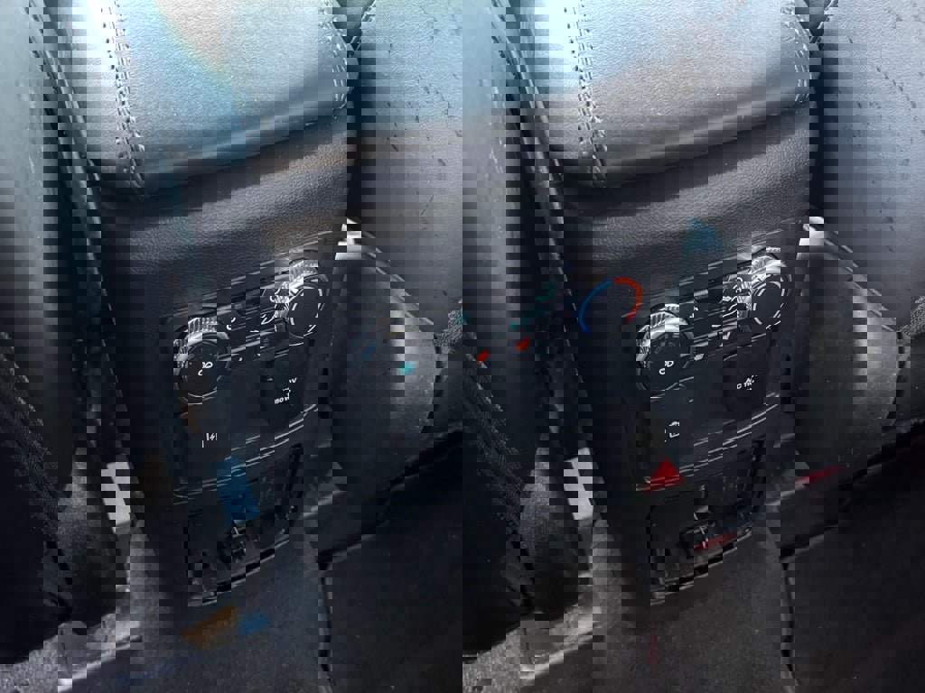 Used 2022 Ford Explorer Platinum w/ Equipment Group 601A image 16