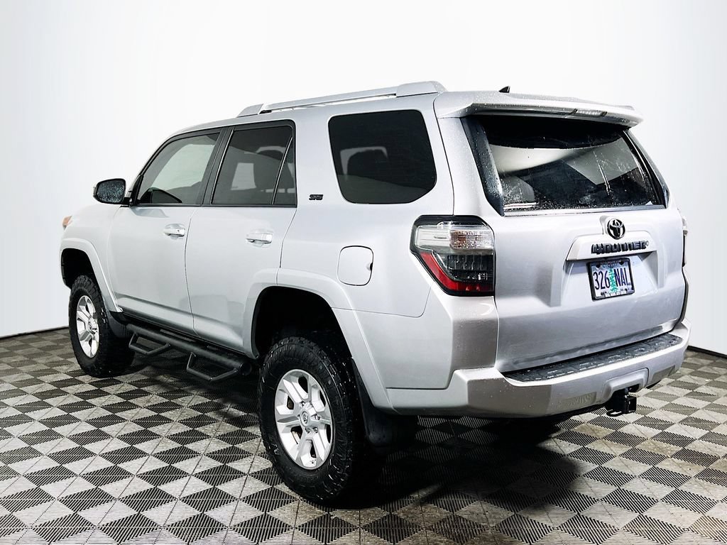 Used 2015 Toyota 4Runner SR5 AWD/4WD image 5