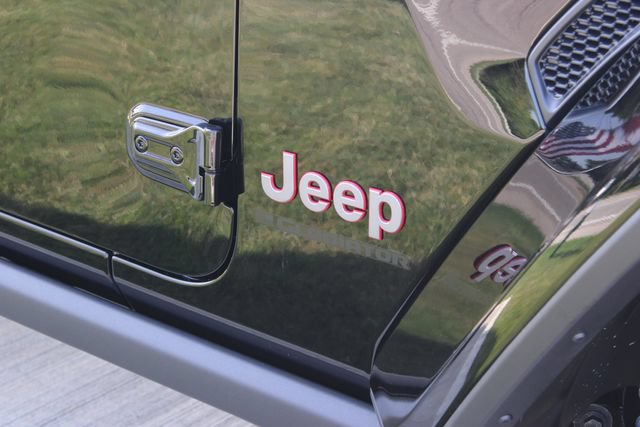 New 2026 Jeep Gladiator Rubicon w/ Steel Power Dome Hood Package AWD/4WD image 2