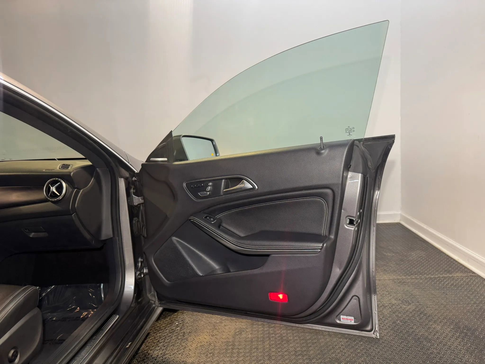 Used 2017 Mercedes-Benz CLA 250 4MATIC image 20