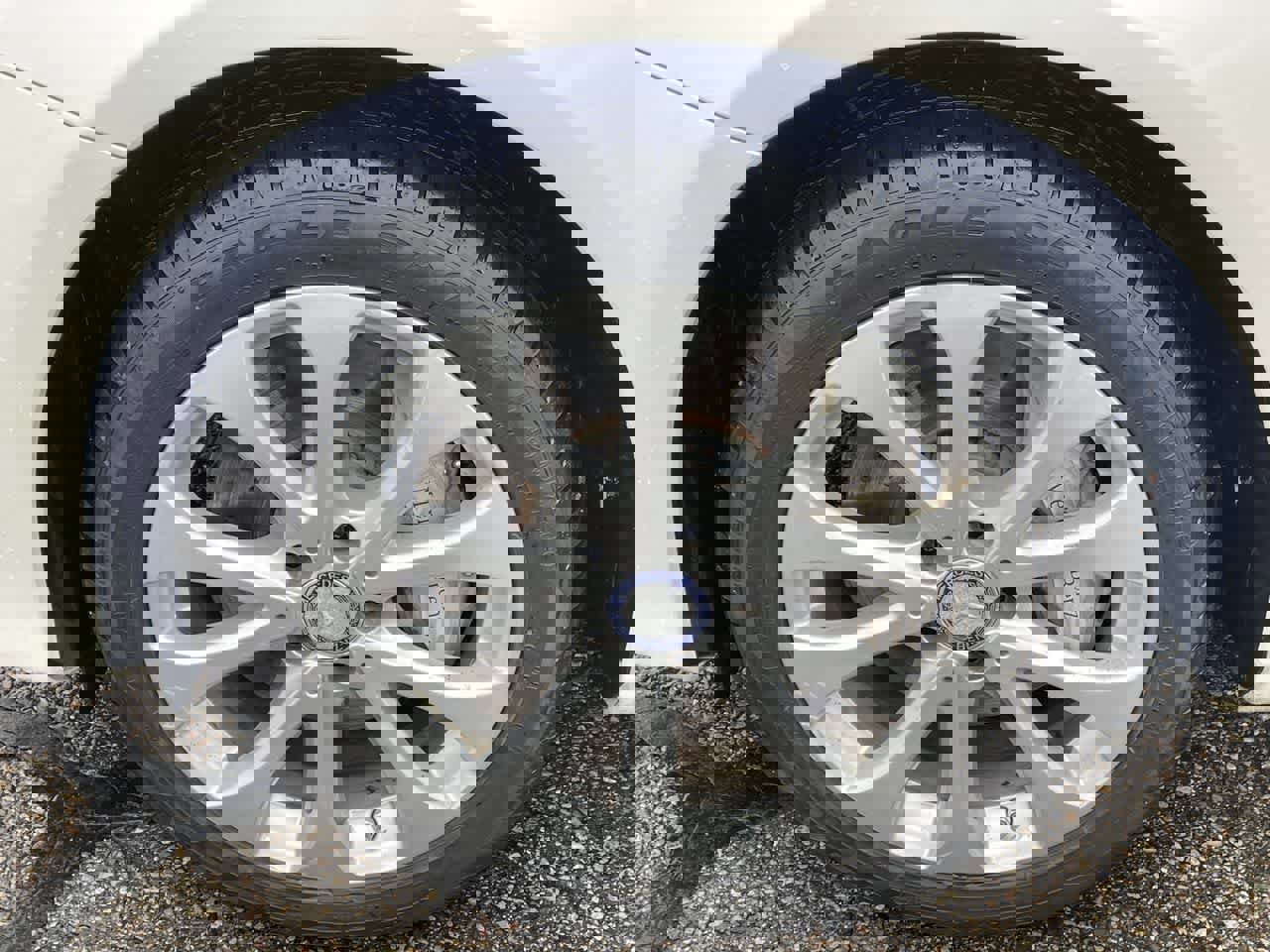 Used 2017 Mercedes-Benz E 400 4MATIC Wagon image 38