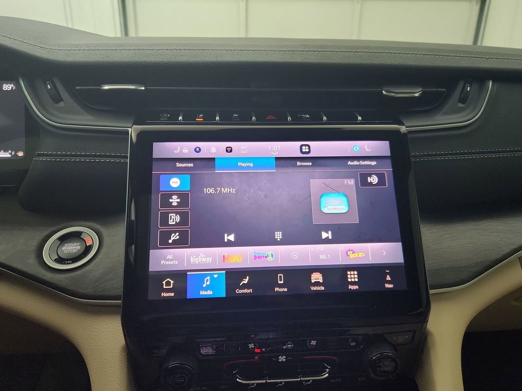 New 2025 Jeep Grand Cherokee L Limited w/ Luxury Tech Group II image 24