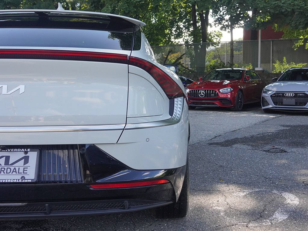 Used 2022 Kia EV6 Wind RWD image 16