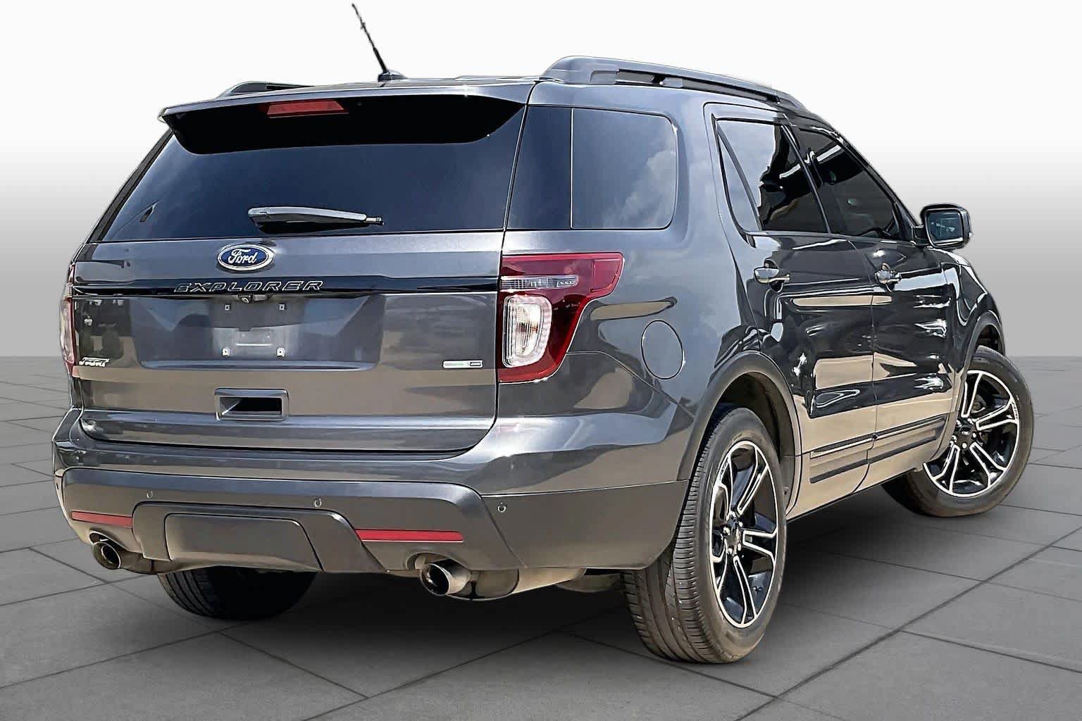 Used 2015 Ford Explorer Sport w/ Equipment Group 401A AWD/4WD image 13