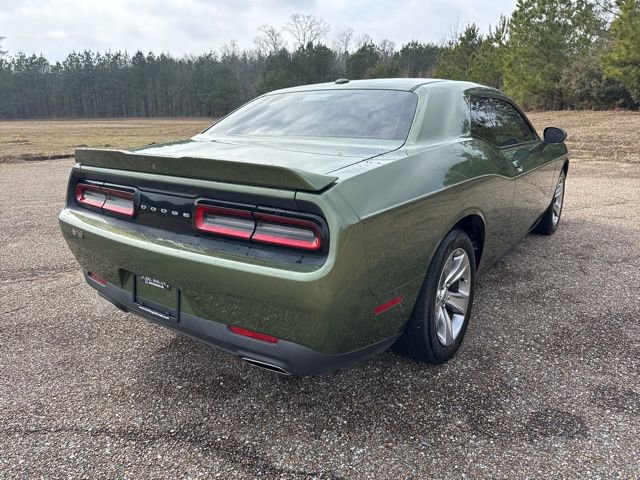 Used 2018 Dodge Challenger SXT image 3