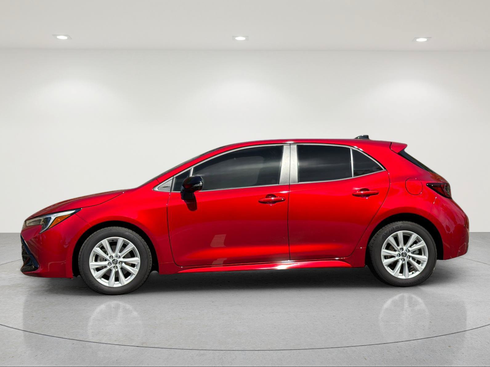 Used 2026 Toyota Corolla SE FWD image 2