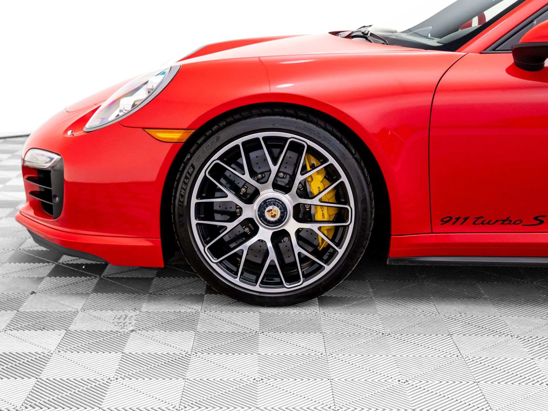 Used 2014 Porsche 911 Turbo S image 36