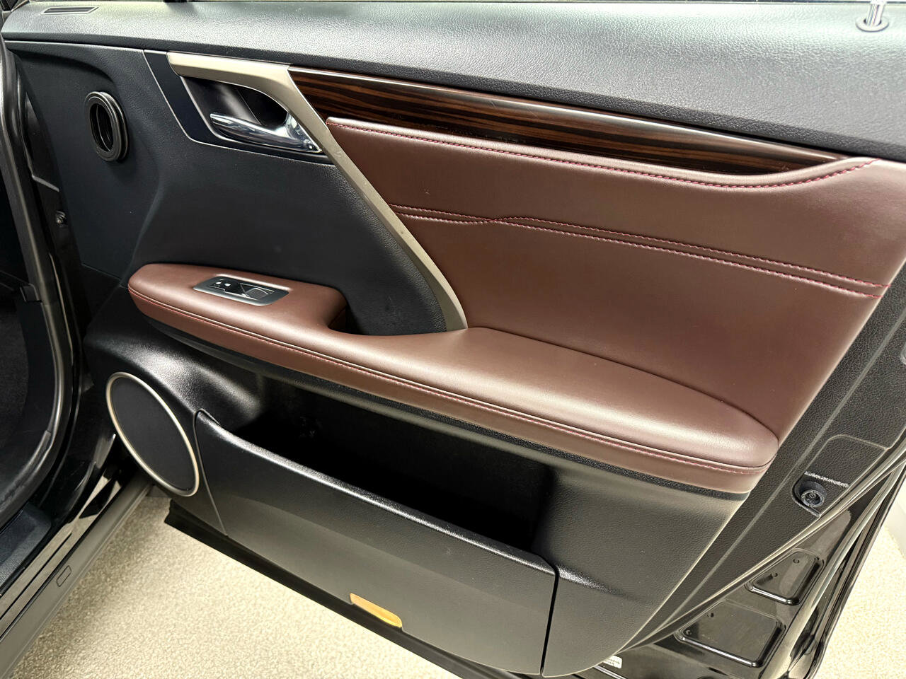 Used 2018 Lexus RX 450hL Premium w/ Premium Package image 13