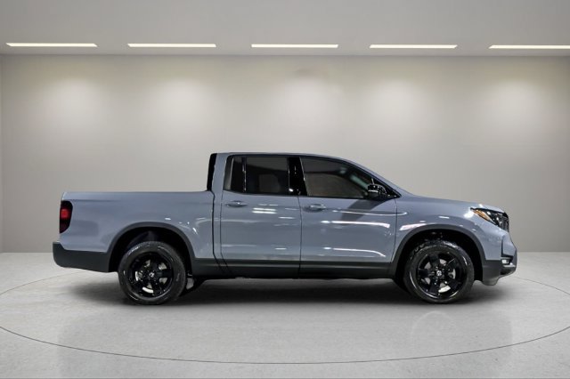 New 2026 Honda Ridgeline Black Edition image 2