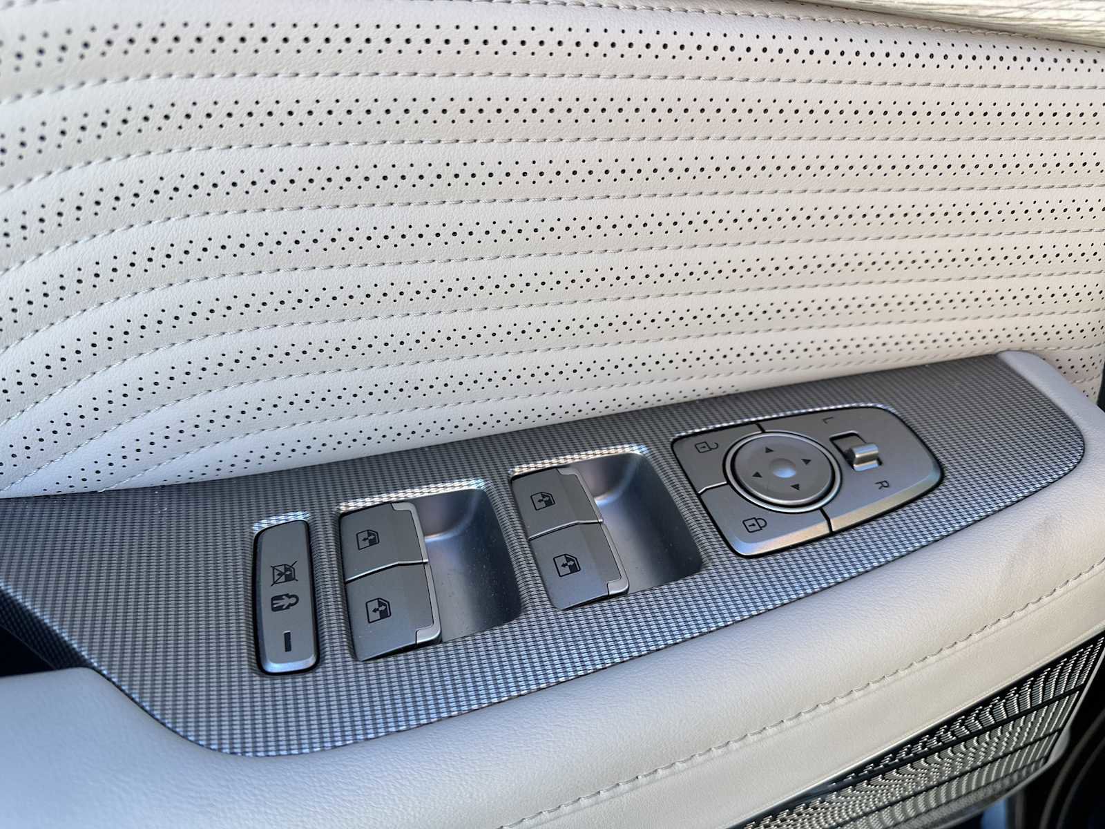 Used 2023 Hyundai Palisade Calligraphy image 24