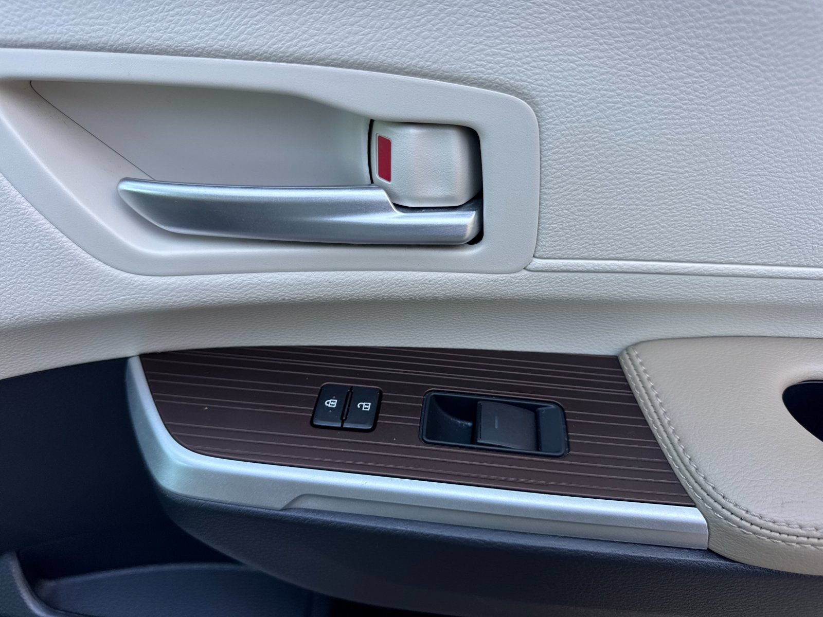 Used 2022 Toyota Sienna XLE FWD image 21