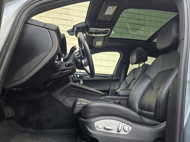 Used 2021 Porsche Macan image 24