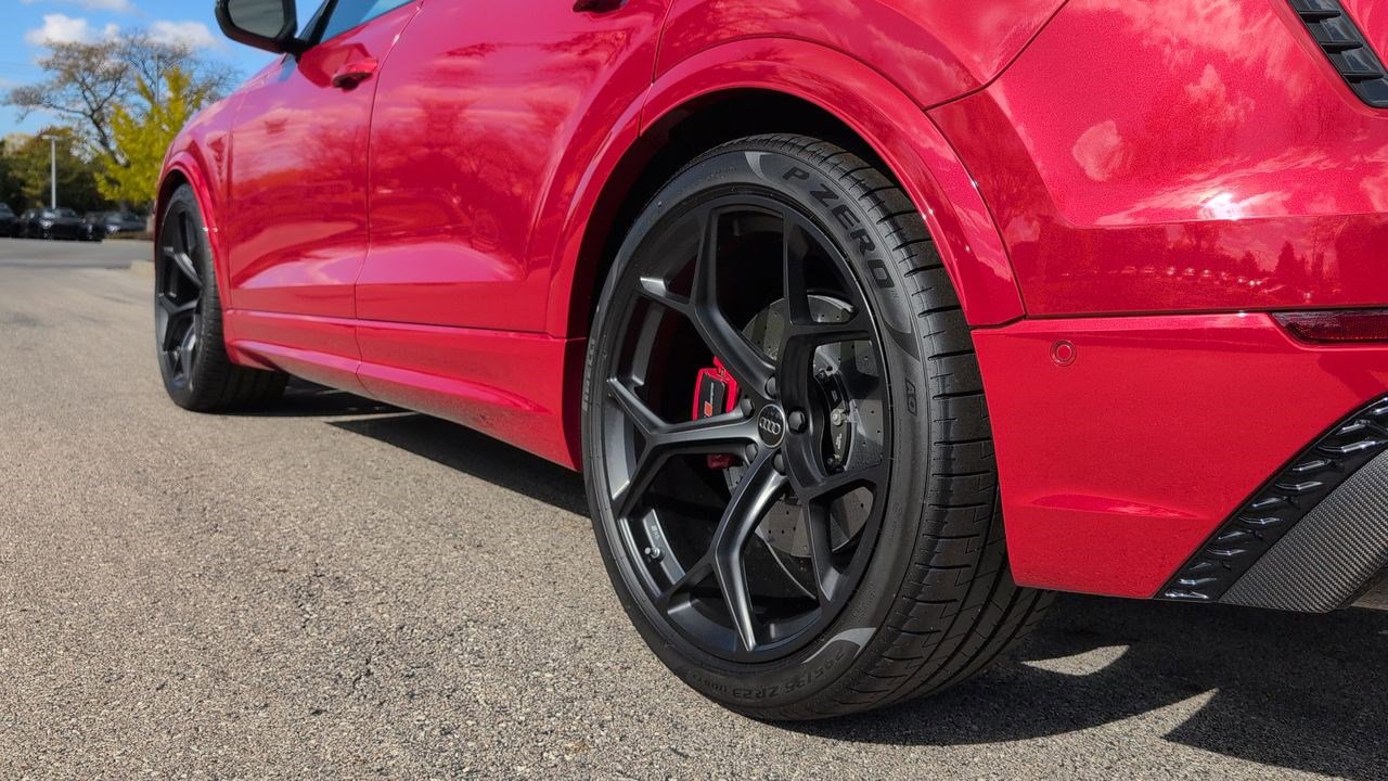 New 2025 Audi RS Q8 performance image 3