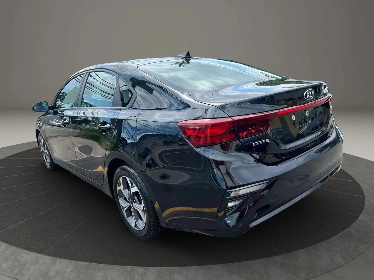 Used 2019 Kia Forte LXS FWD image 7