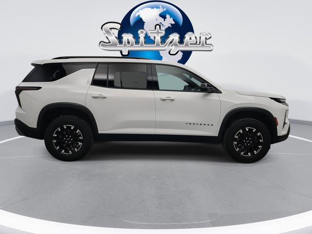 Used 2024 Chevrolet Traverse Z71 image 11
