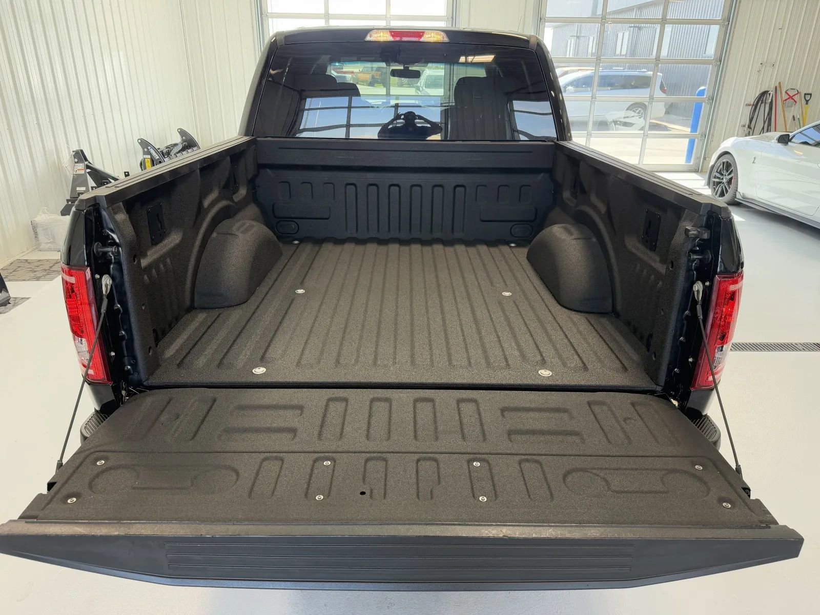 Used 2017 Ford F150 XLT w/ Equipment Group 301A Mid AWD/4WD image 20