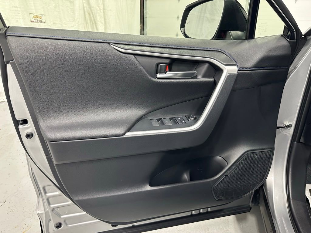 Used 2025 Toyota RAV4 XSE w/ Weather Package image 8