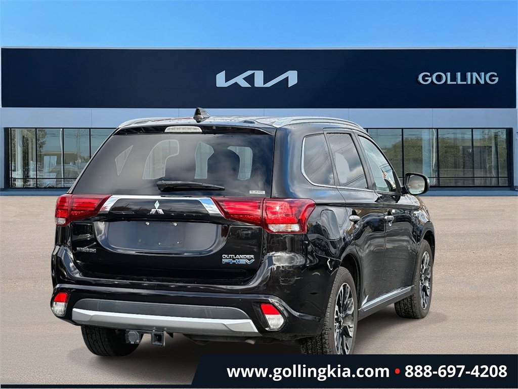 Used 2018 Mitsubishi Outlander SEL image 3