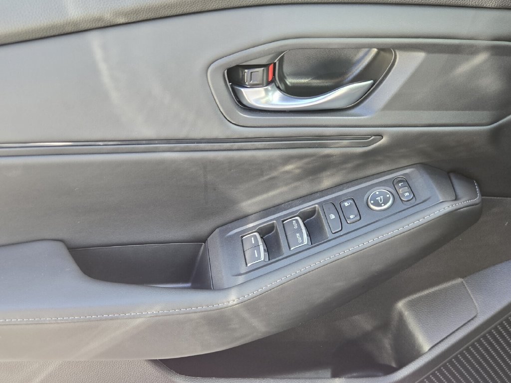 Certified 2025 Honda Accord Sport image 28