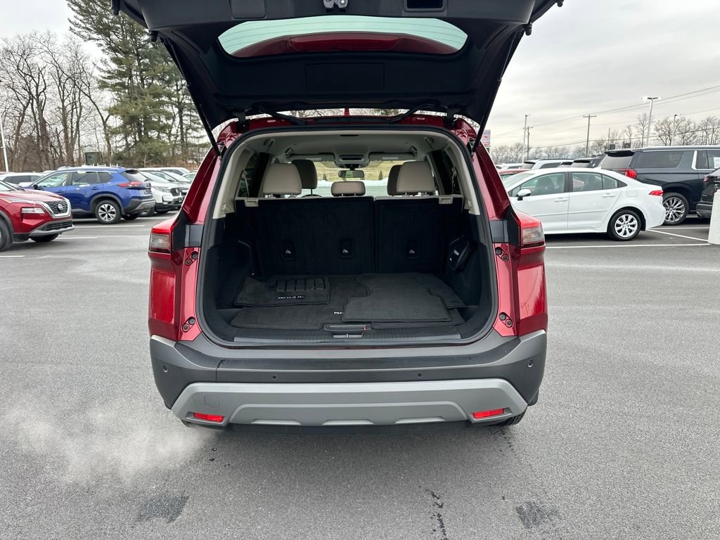 Used 2023 Nissan Rogue SV image 11