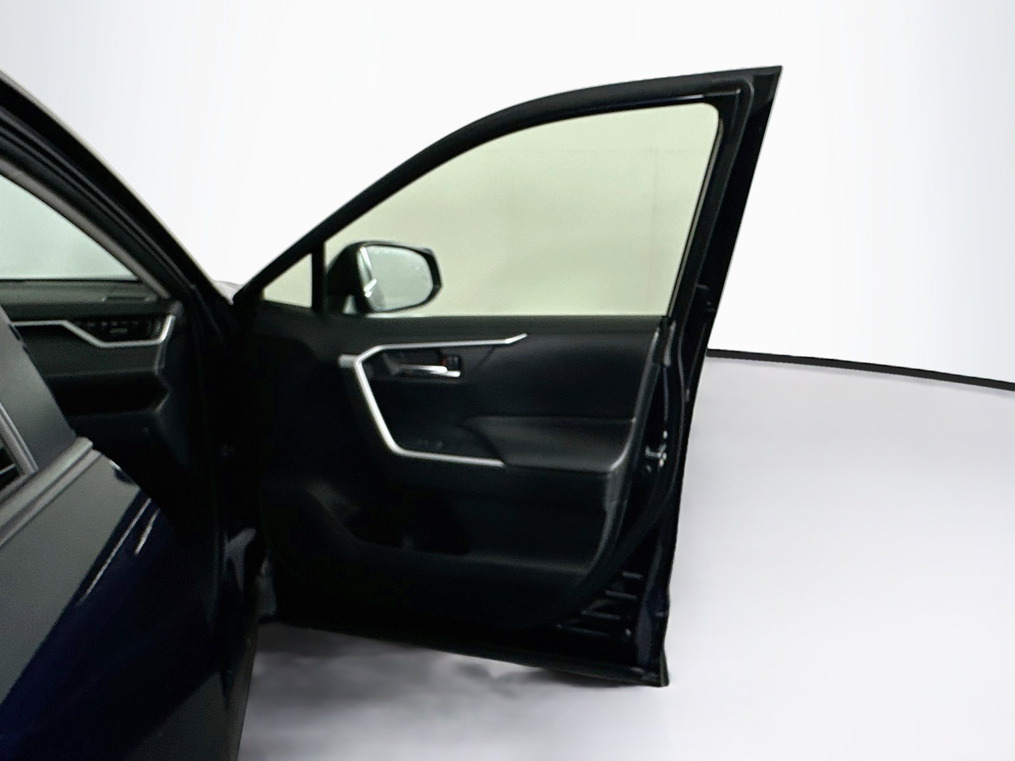 Used 2019 Toyota RAV4 XLE Premium FWD image 32