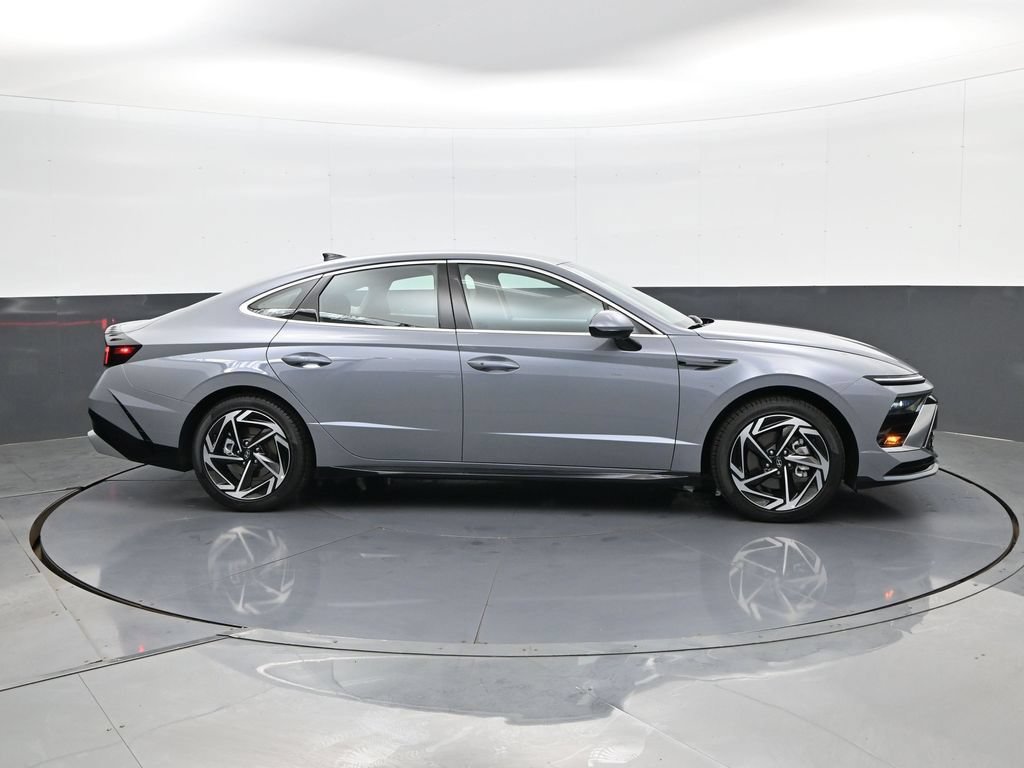 New 2026 Hyundai Sonata SEL FWD image 4