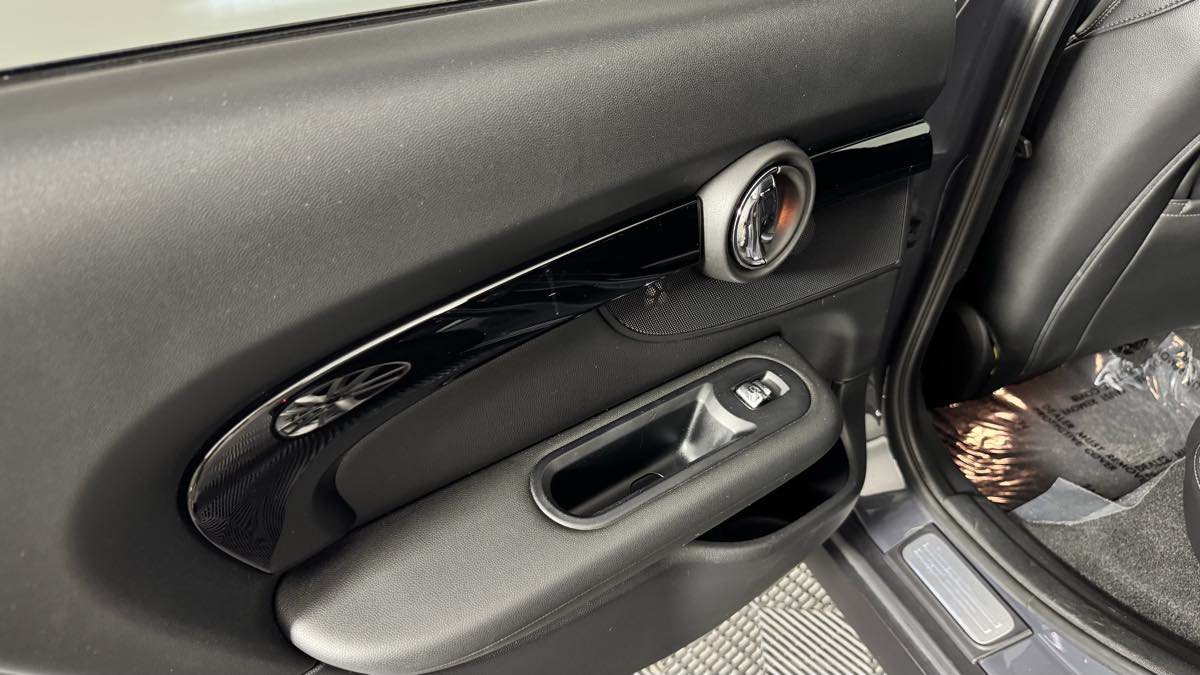 Used 2019 MINI Cooper Clubman S w/ Premium Package FWD image 29