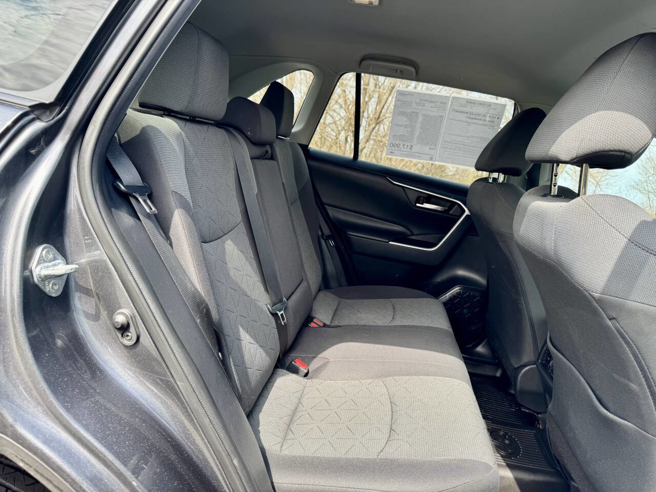 Used 2020 Toyota RAV4 XLE image 27