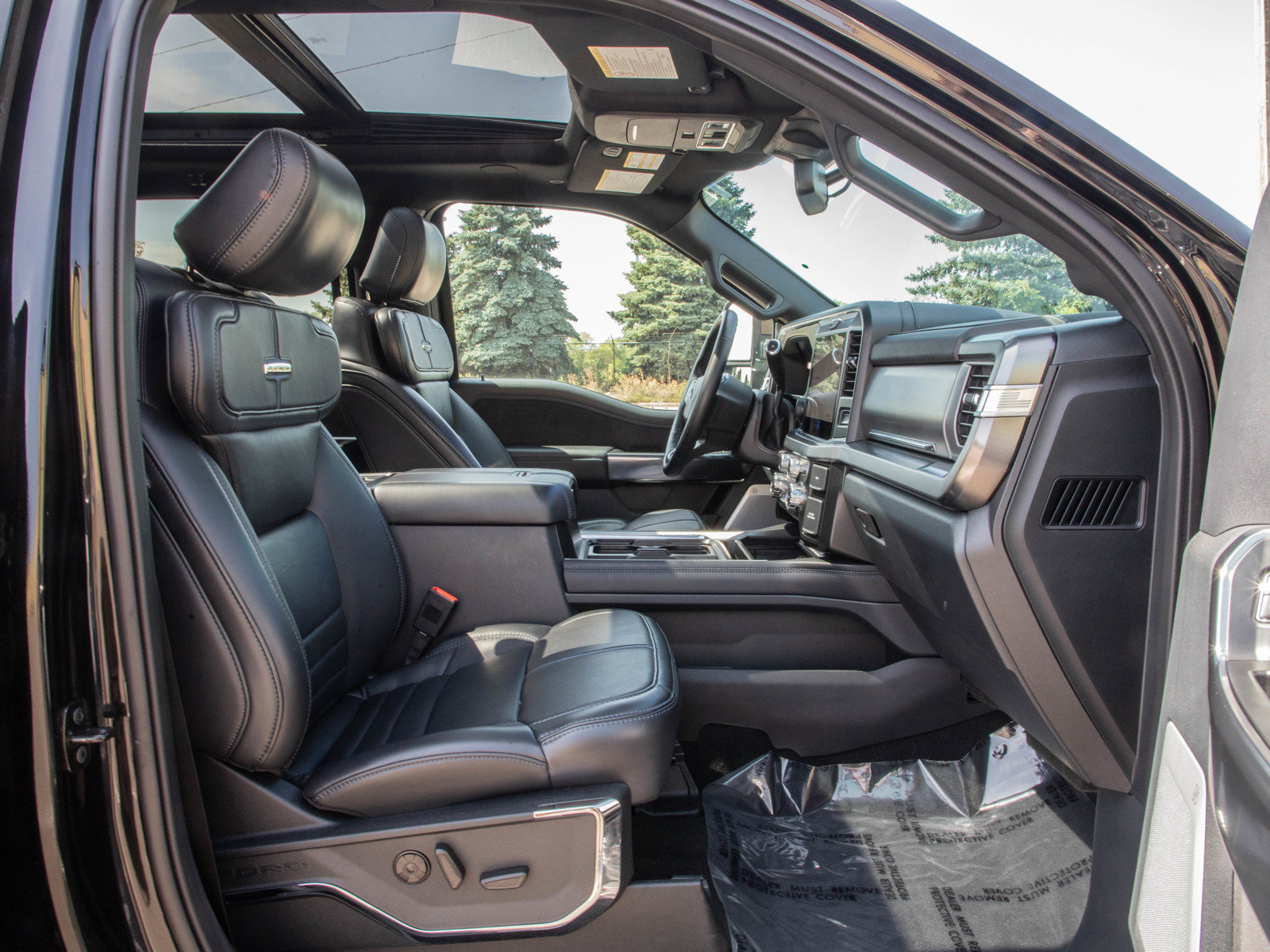 Used 2025 Ford F350 Platinum AWD/4WD image 12