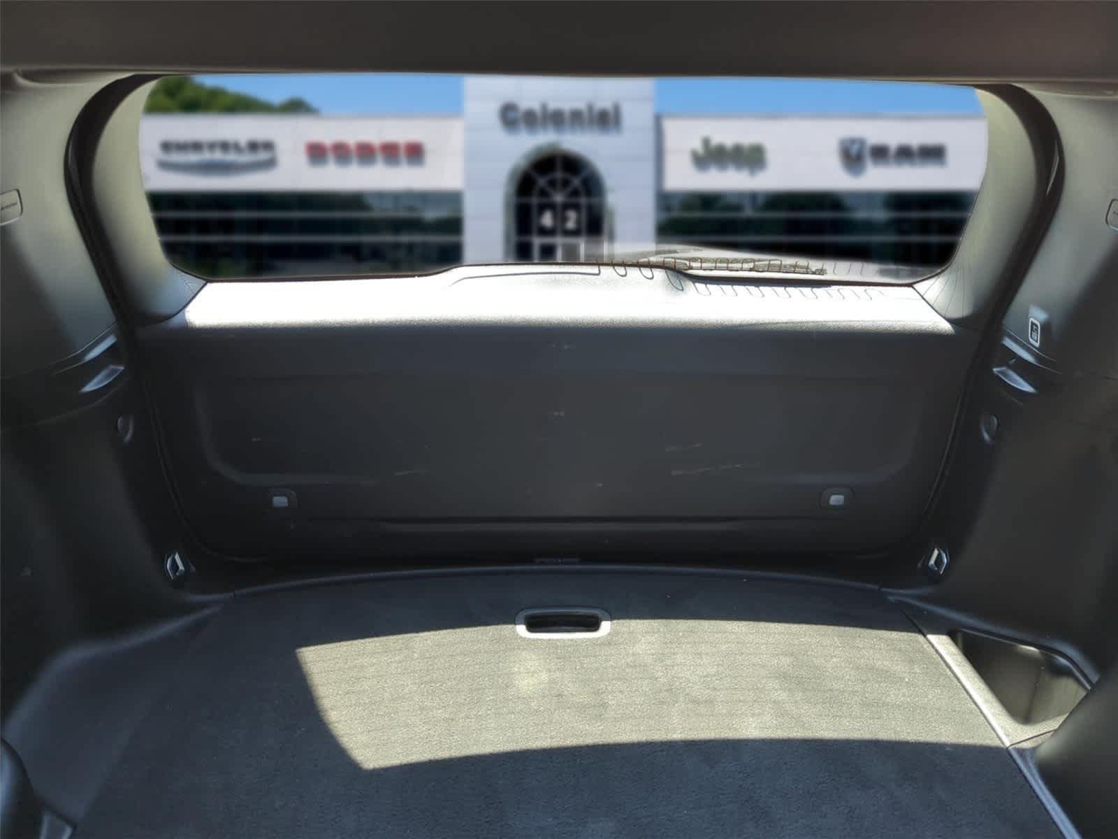 Used 2023 Jeep Grand Cherokee Altitude AWD/4WD image 32