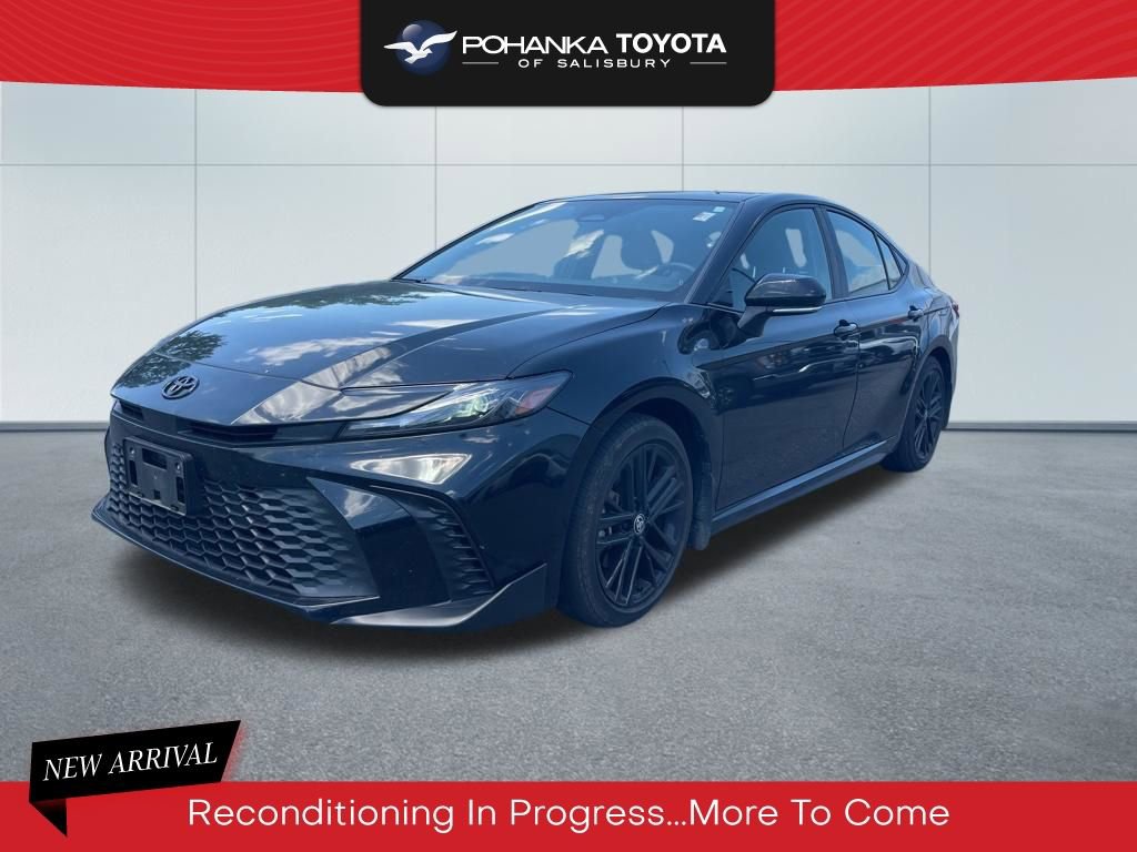 Used 2025 Toyota Camry SE FWD image 1