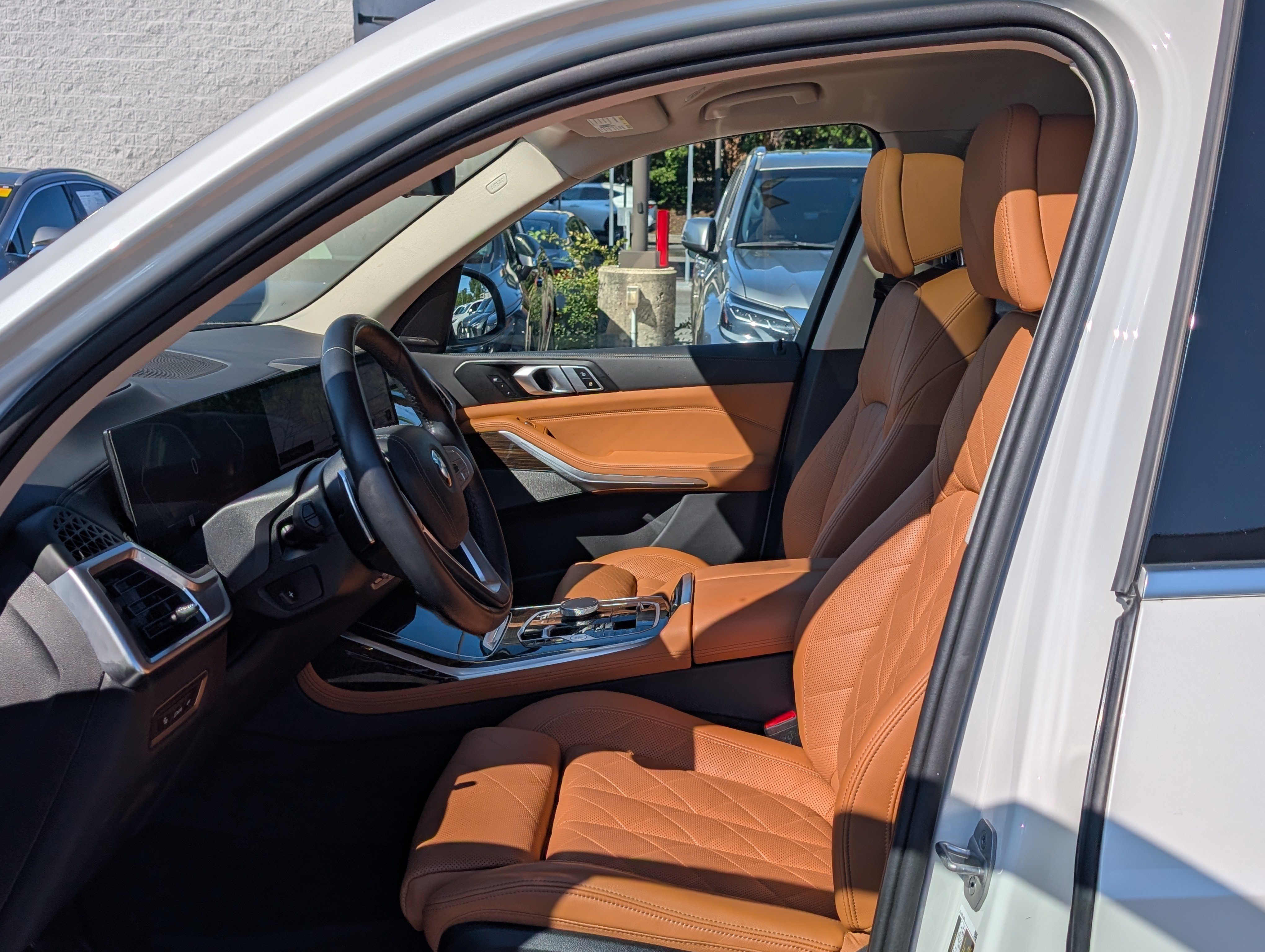 Used 2024 BMW X7 xDrive40i AWD/4WD image 18