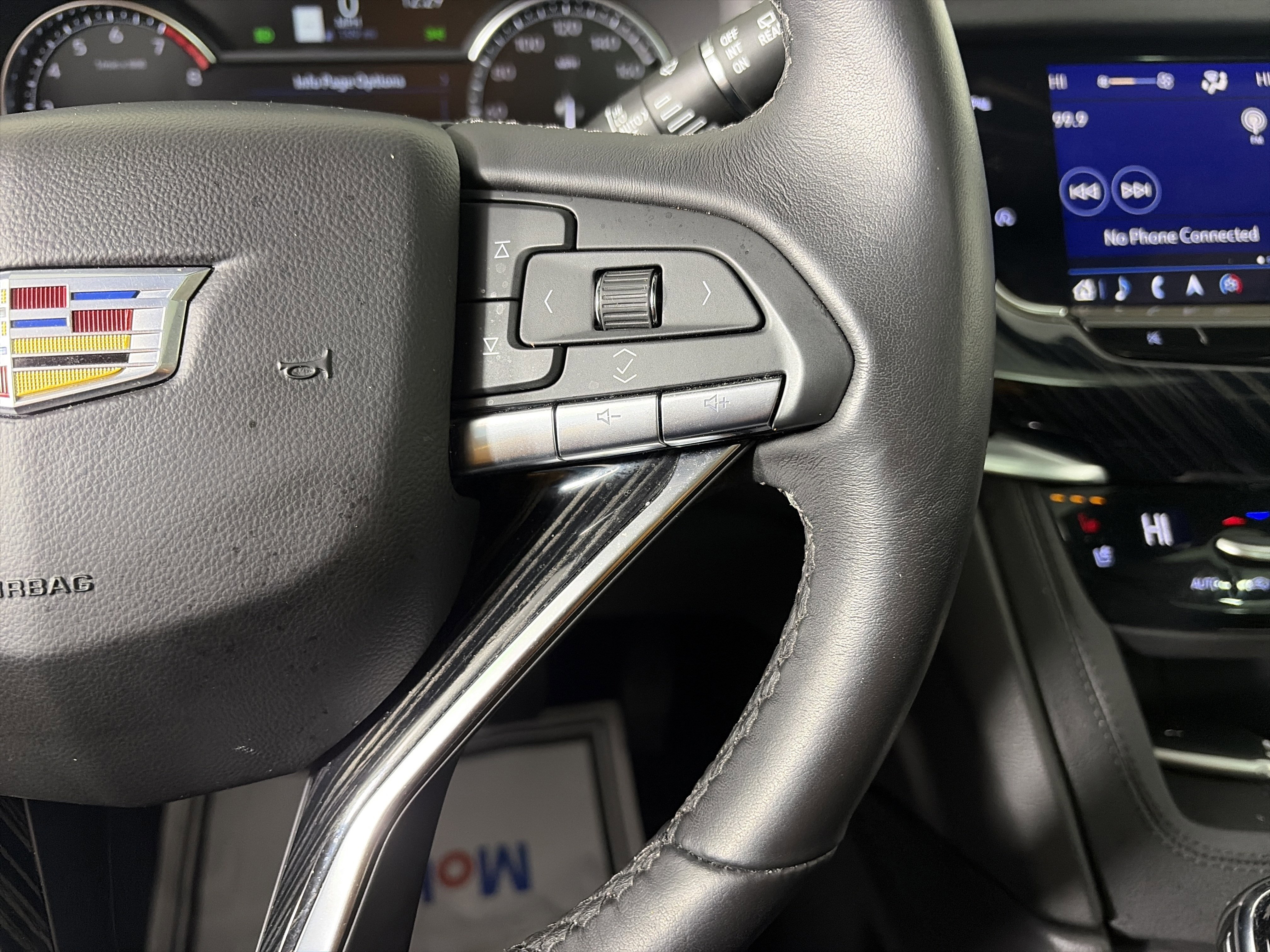 Certified 2025 Cadillac XT6 Premium Luxury image 18